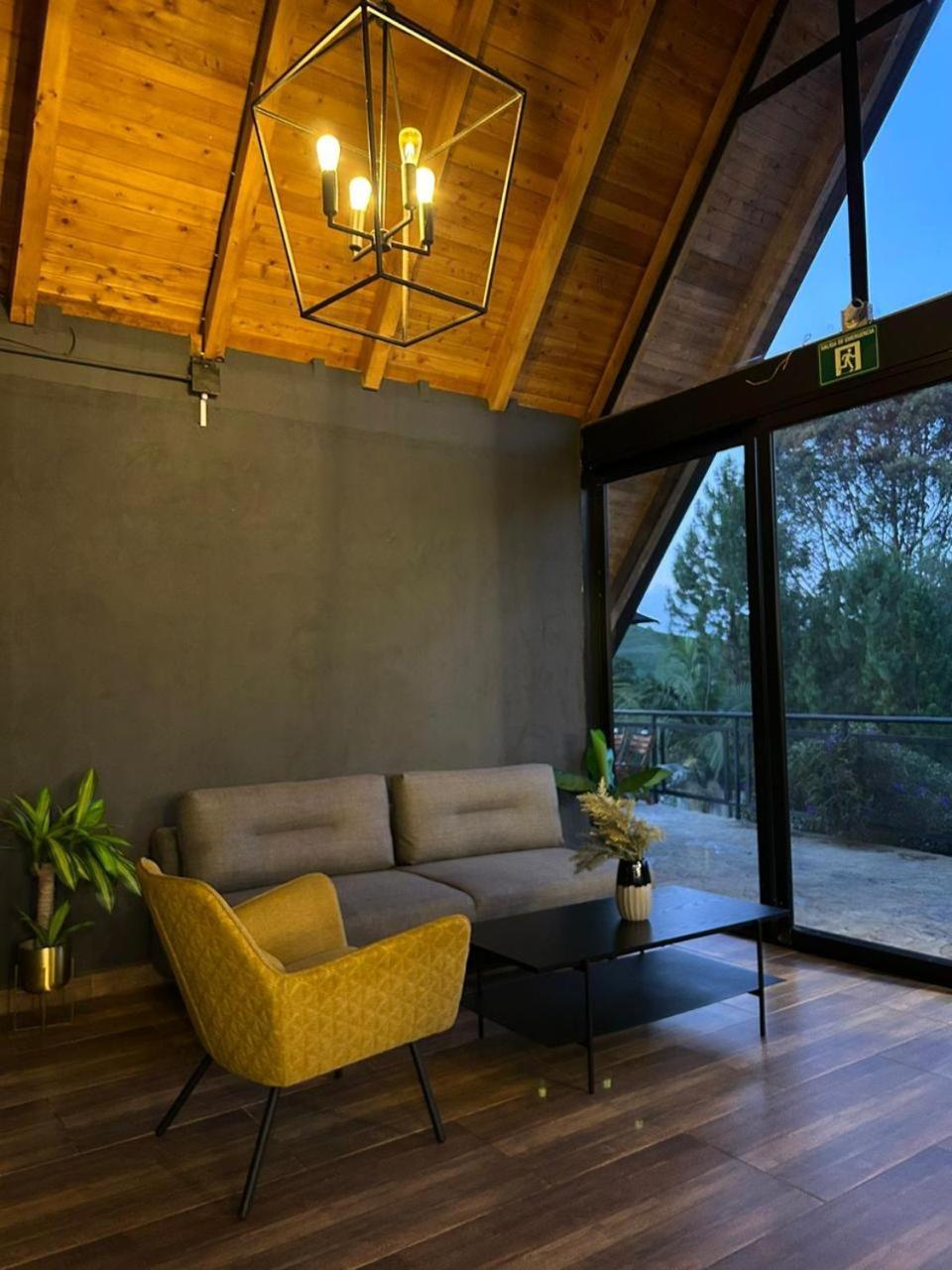 Gretel Chalets Suizo Guatape Exterior photo